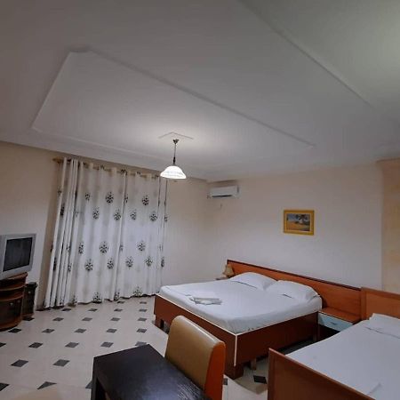 Vila 57 Hotel Tiranë Luaran gambar