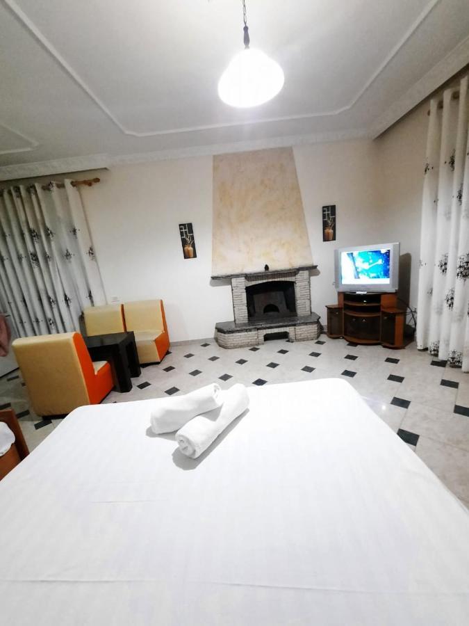 Vila 57 Hotel Tiranë Luaran gambar