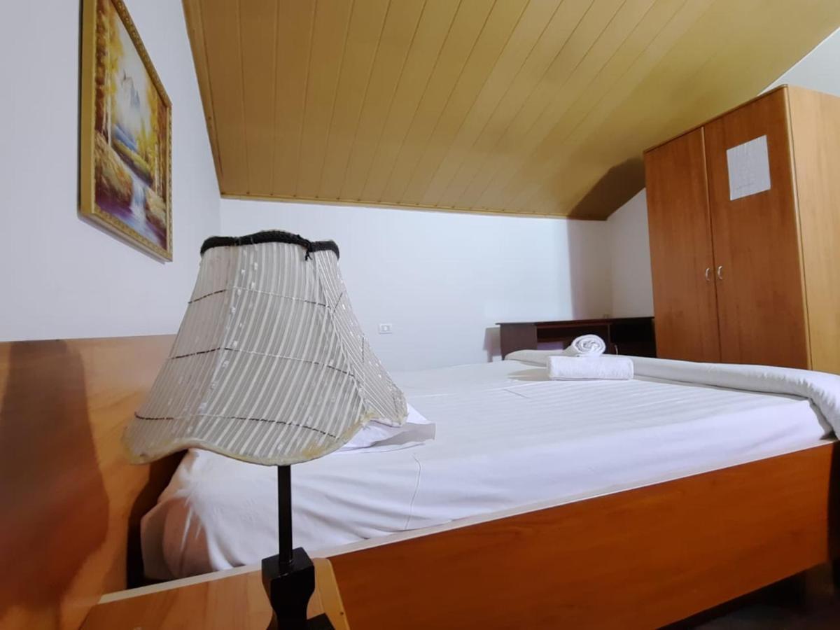 Vila 57 Hotel Tiranë Luaran gambar