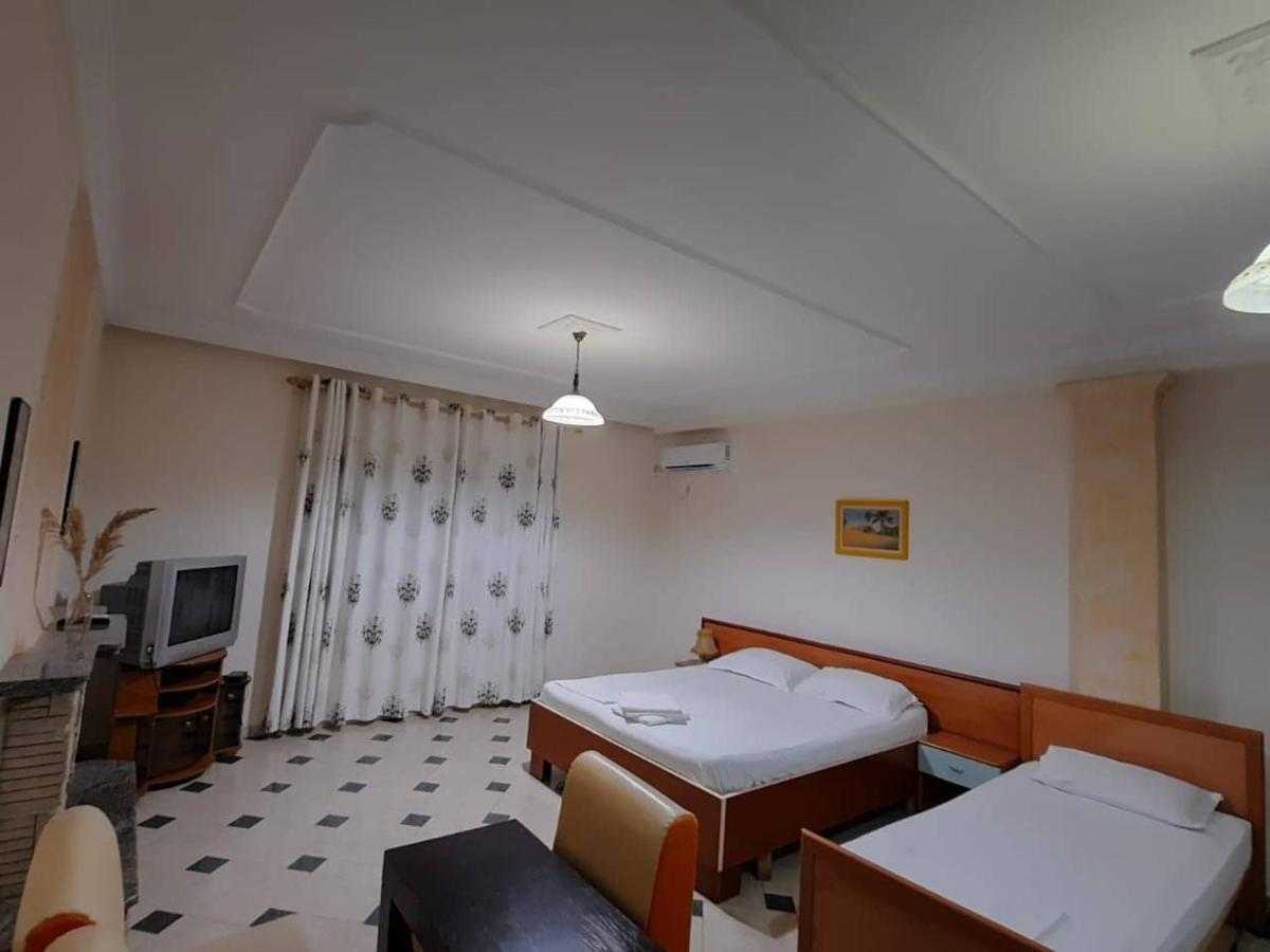 Vila 57 Hotel Tiranë Luaran gambar
