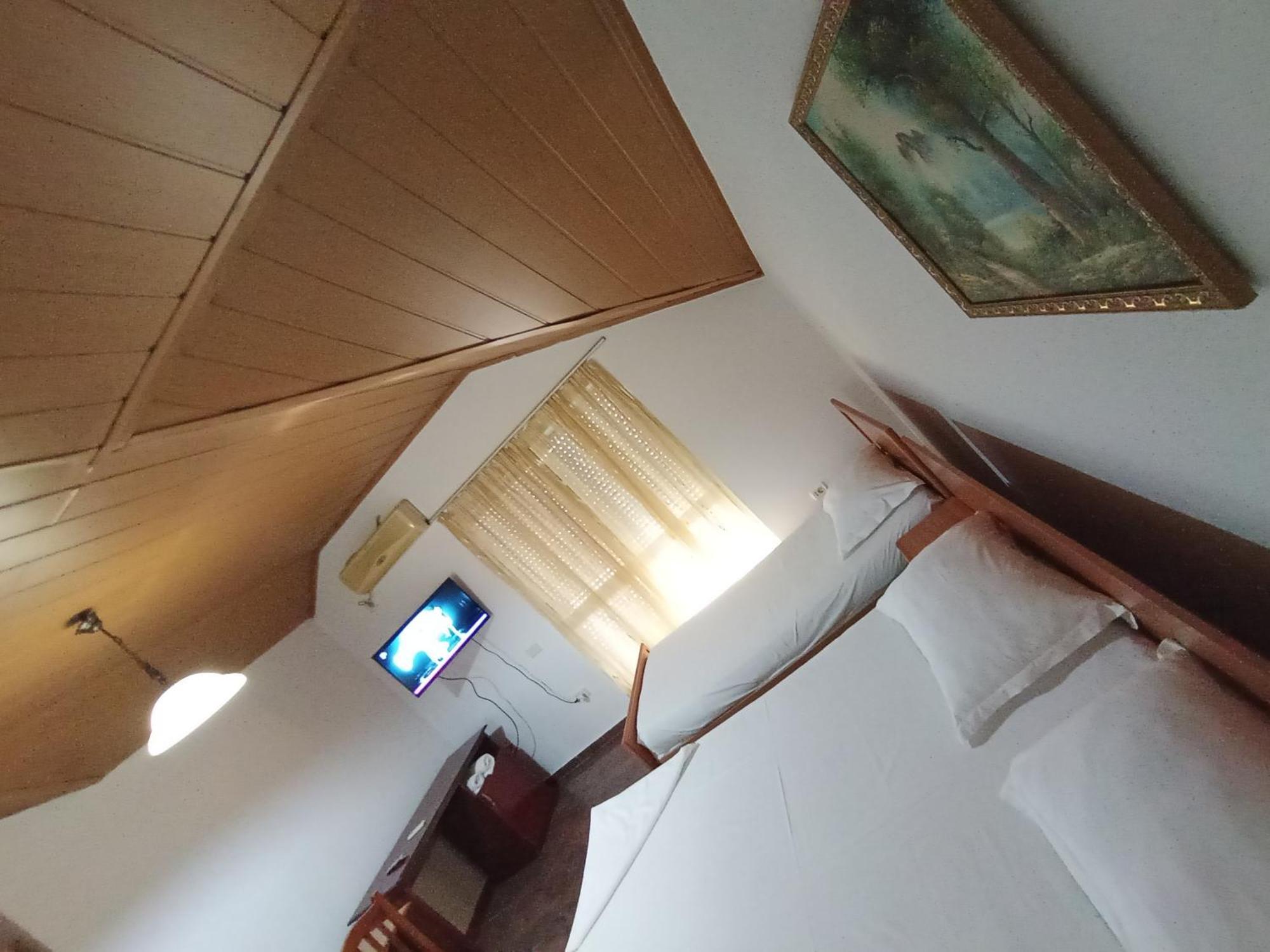Vila 57 Hotel Tiranë Luaran gambar